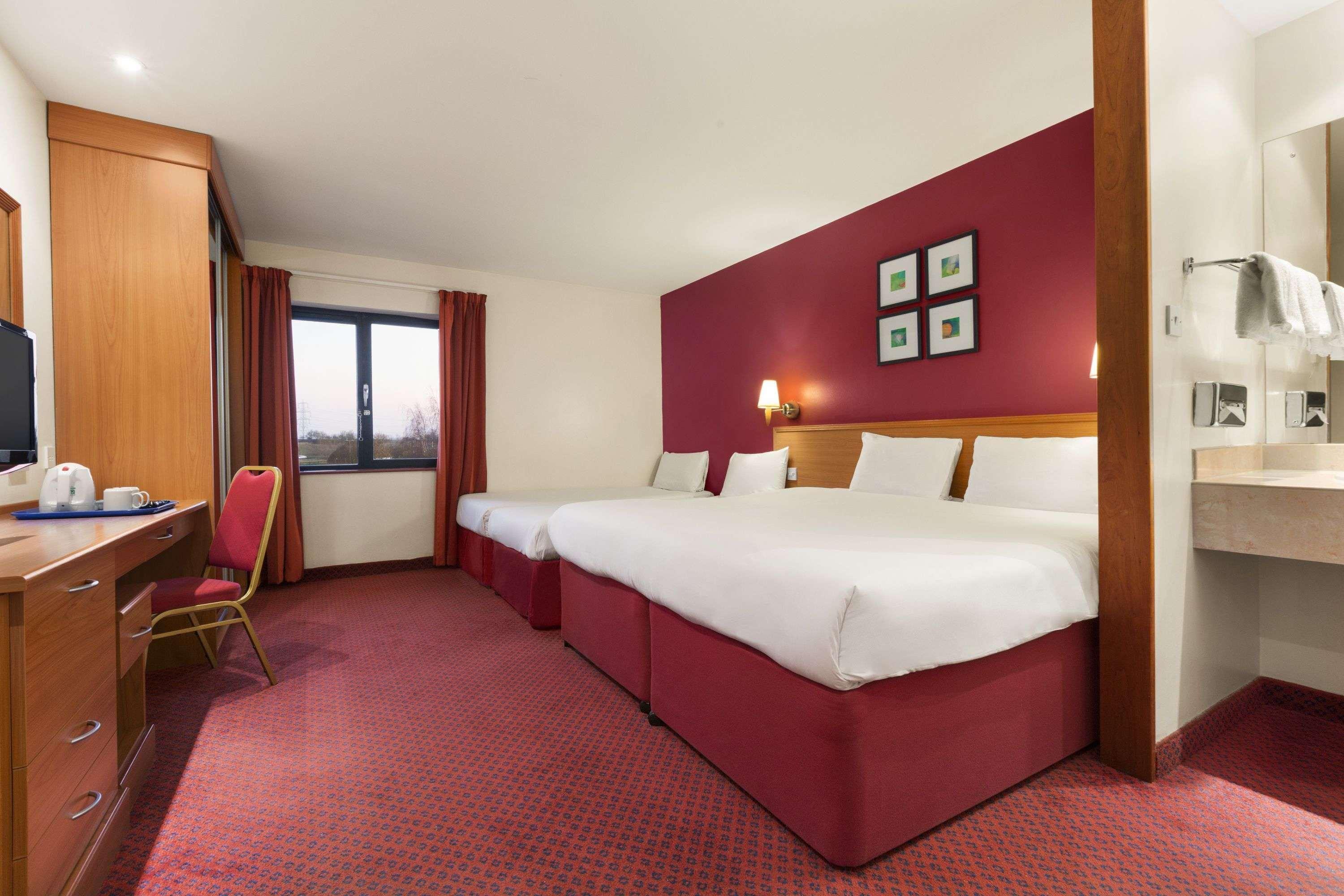 Days Inn Stevenage North Baldock Ngoại thất bức ảnh