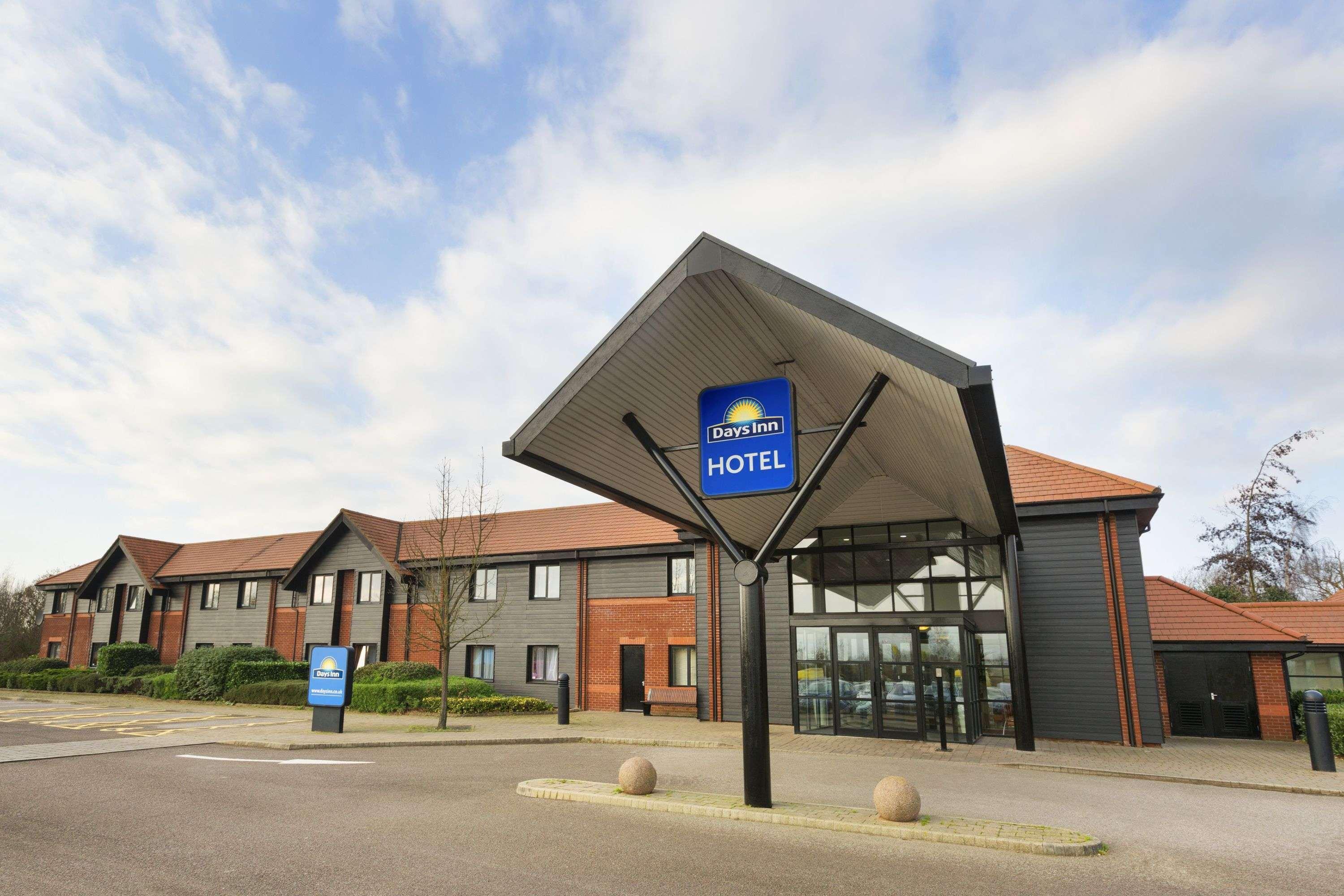 Days Inn Stevenage North Baldock Ngoại thất bức ảnh