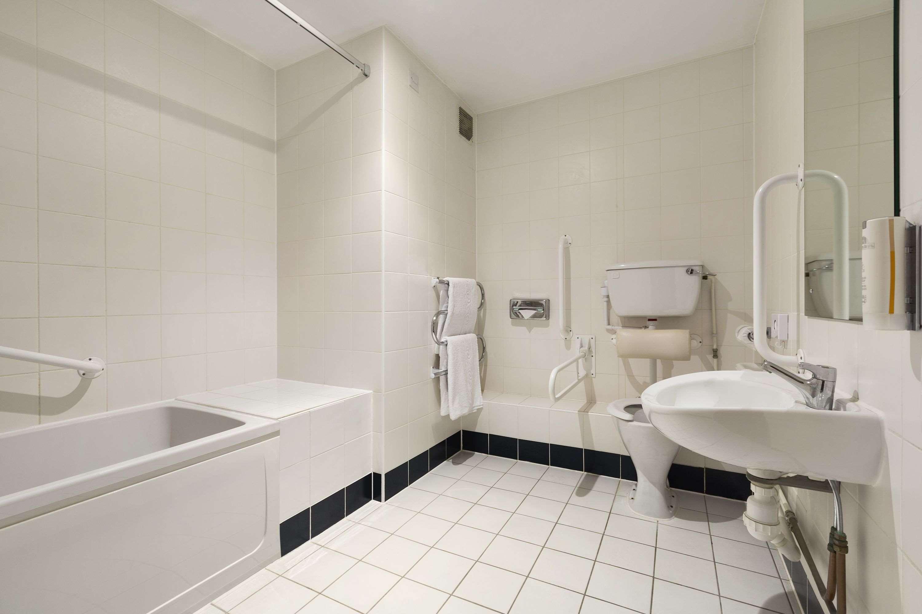 Days Inn Stevenage North Baldock Ngoại thất bức ảnh