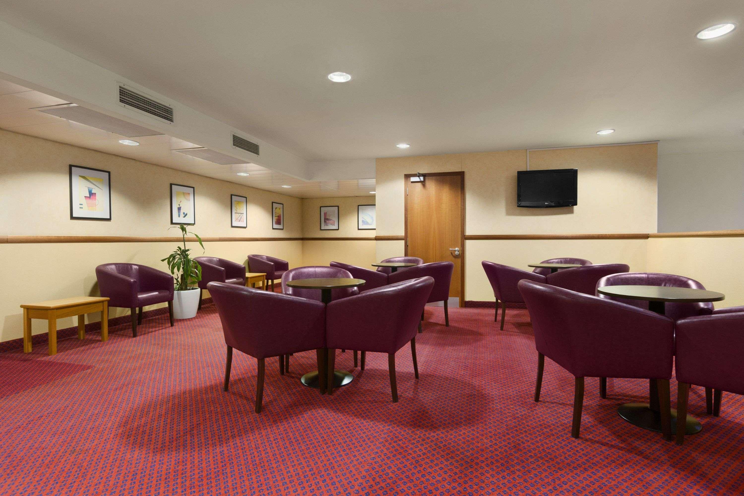 Days Inn Stevenage North Baldock Ngoại thất bức ảnh