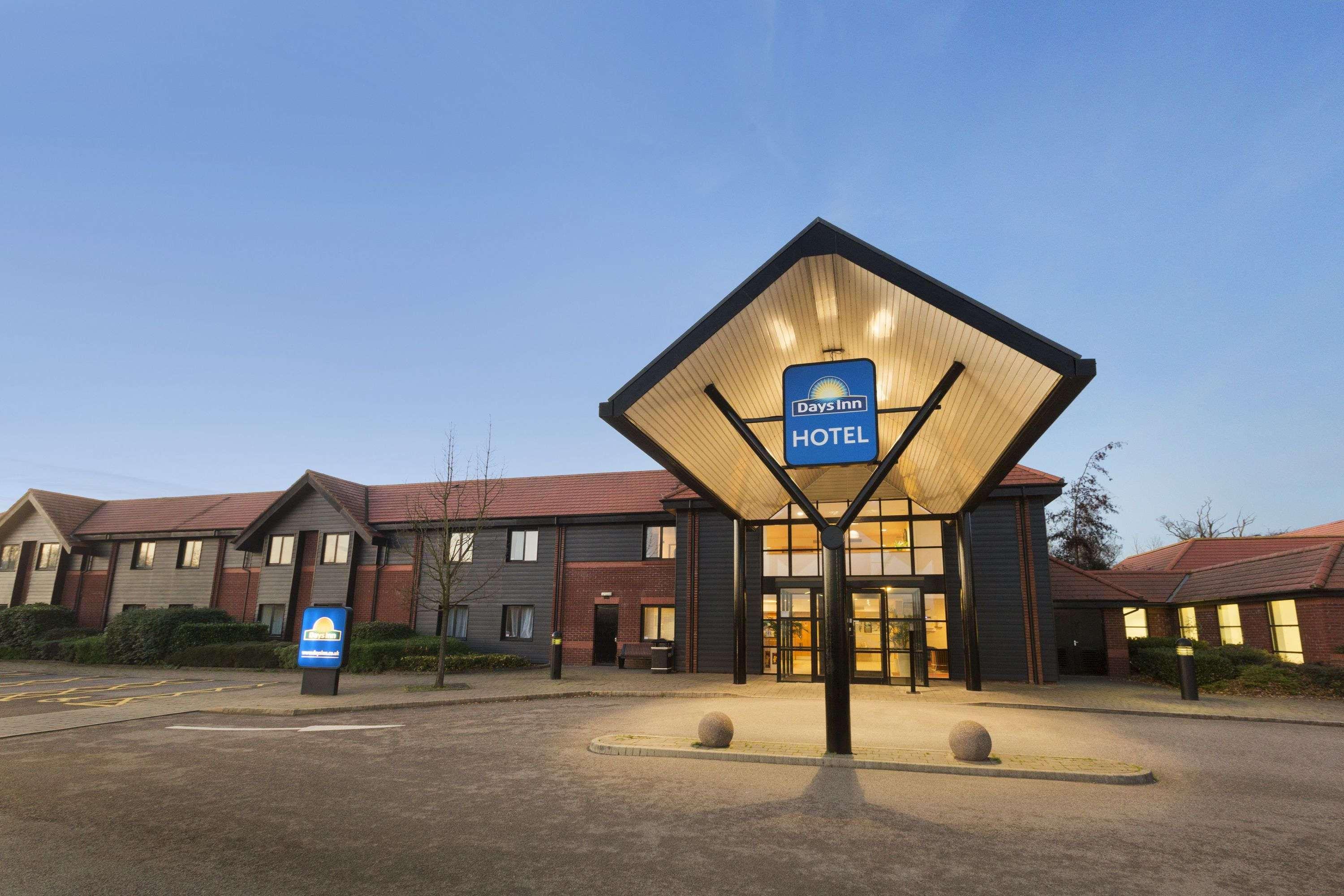 Days Inn Stevenage North Baldock Ngoại thất bức ảnh
