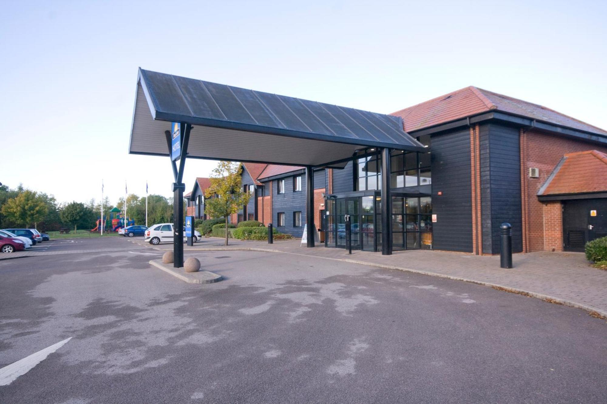 Days Inn Stevenage North Baldock Ngoại thất bức ảnh