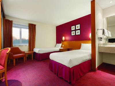 Days Inn Stevenage North Baldock Ngoại thất bức ảnh